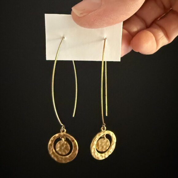 Matte Hammered Gold Disc Threader Earrings - Picture 4 of 4